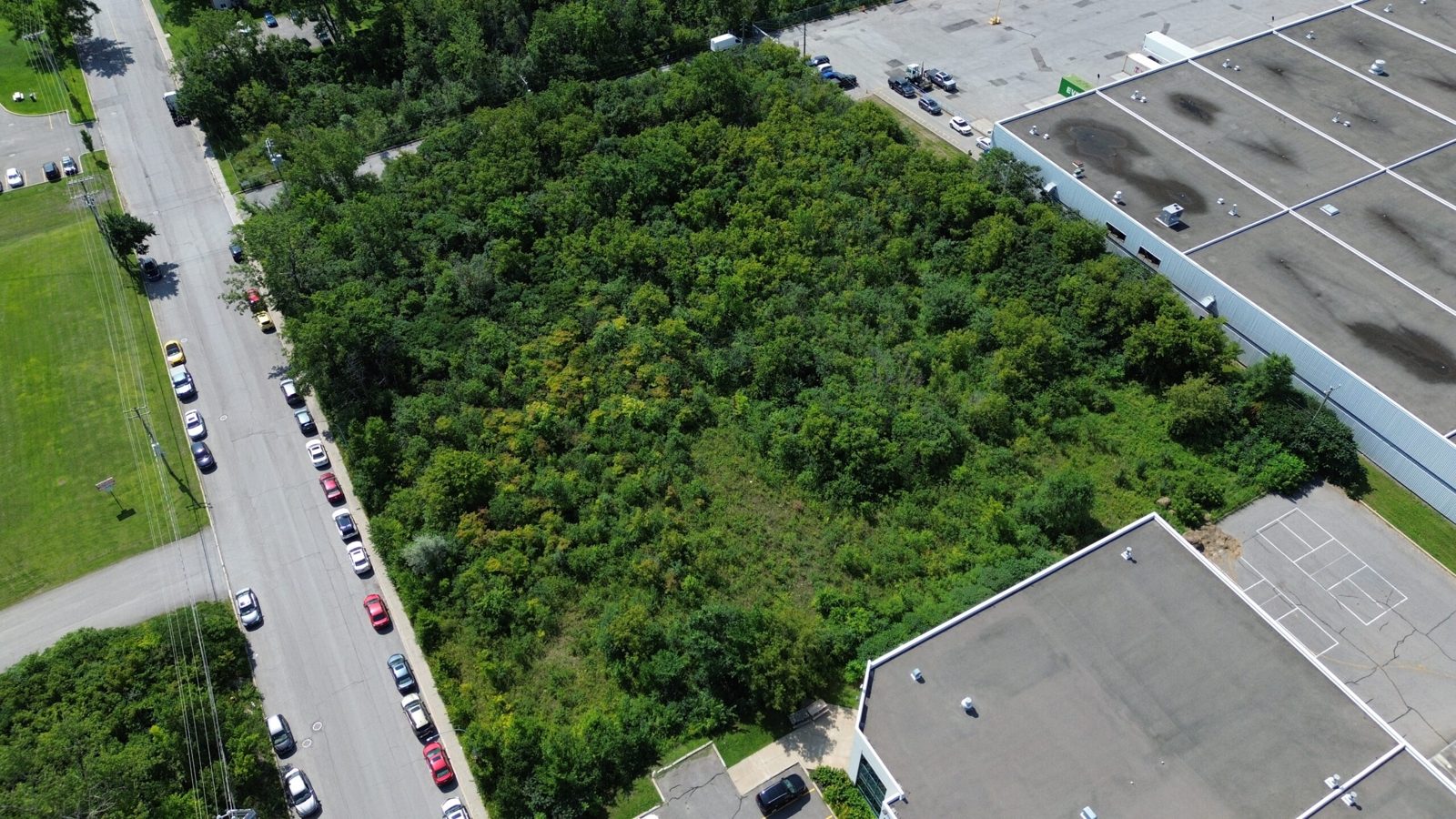 Exclusivité au Cœur de Laval Terrain de 124260 PC — photo 6
