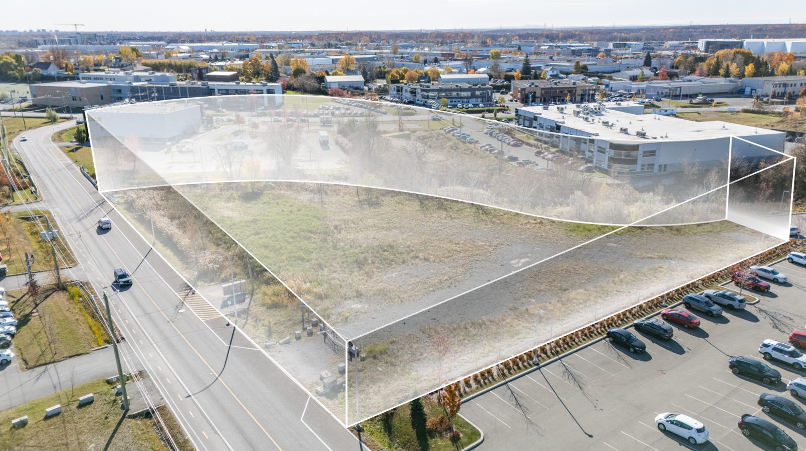 Terrain 73 000 pc commercial / industriel à Boisbriand — photo 1