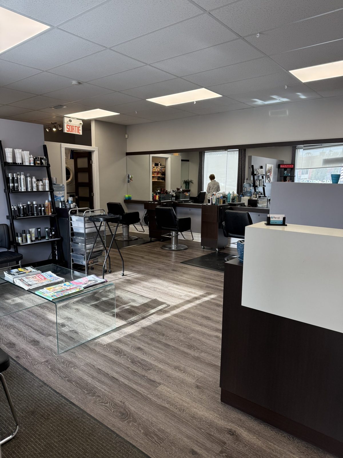 Salon de coiffure à vendre – Blainville — photo 1