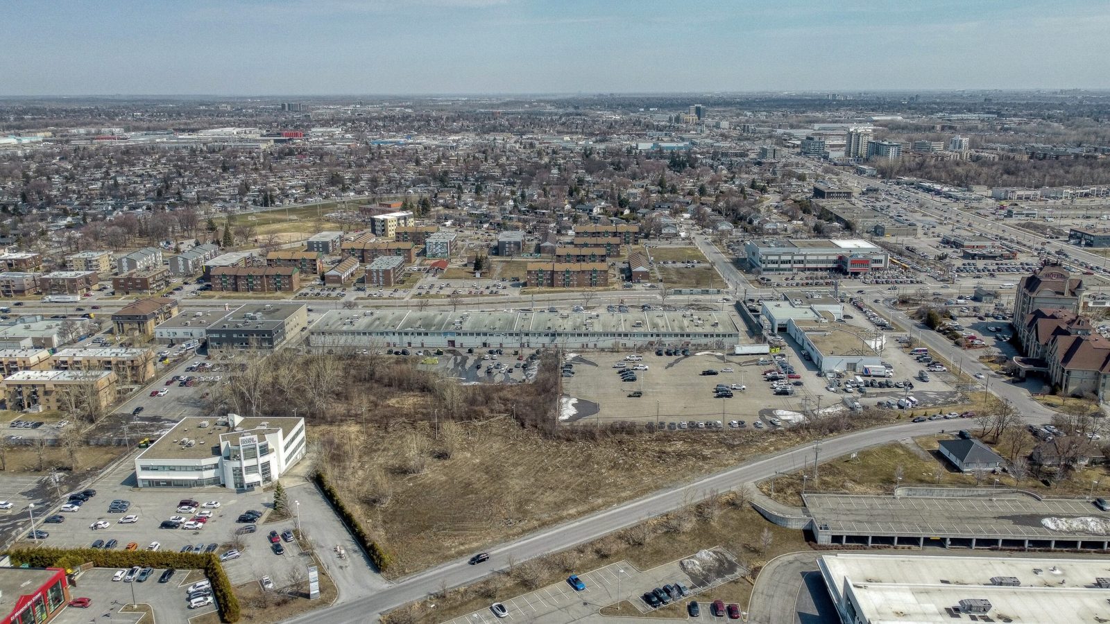 Projet résidentiels de 840 portes, LAVAL — photo 3
