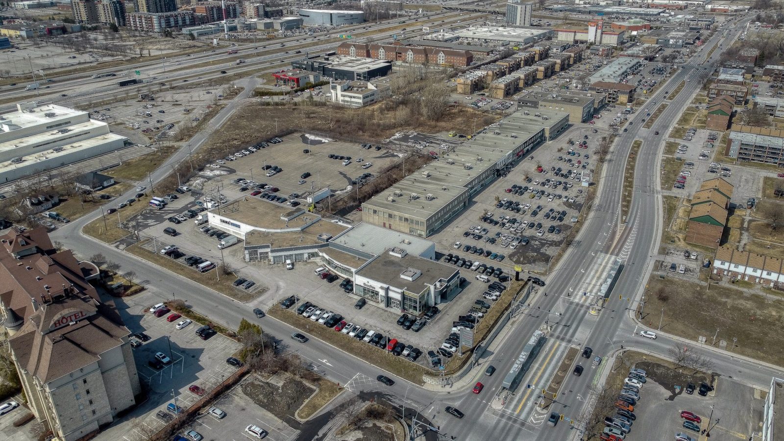 Projet résidentiels de 840 portes, LAVAL — photo 4