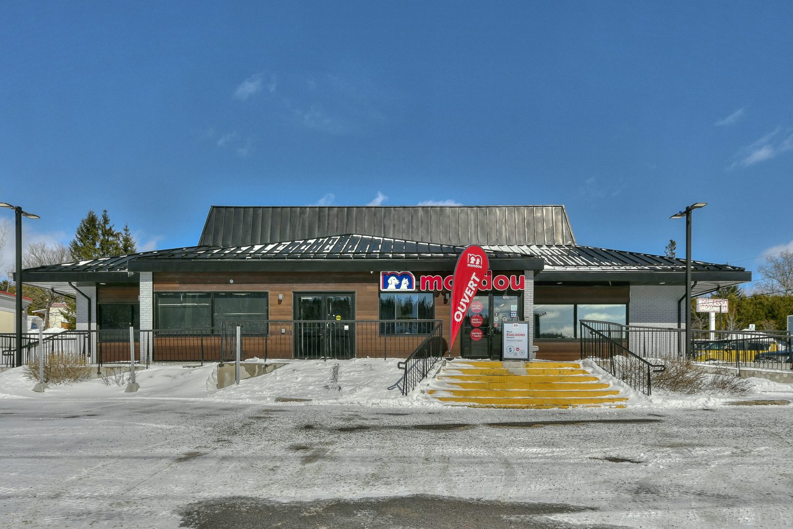 Immeuble commercial – Ste-Agathe-Des-Monts — photo 2